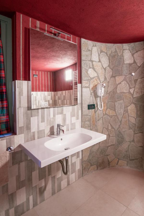 Segnavento -Rooms And Suites- Manta المظهر الخارجي الصورة
